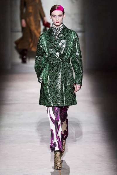Look 33